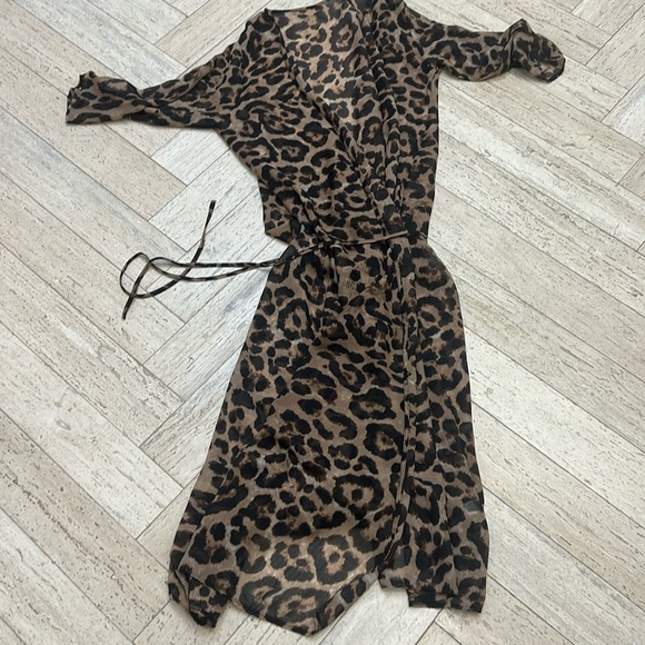Sheet leopard swim cover up - Picture 3 of 5